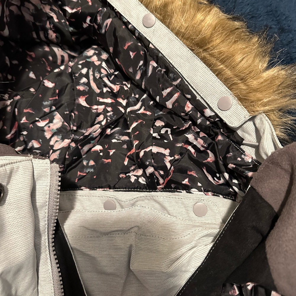 Snowboarding Jacket - image 2